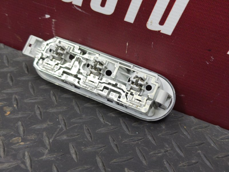 плафон освещения салона