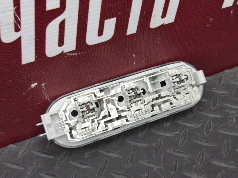 плафон освещения салона