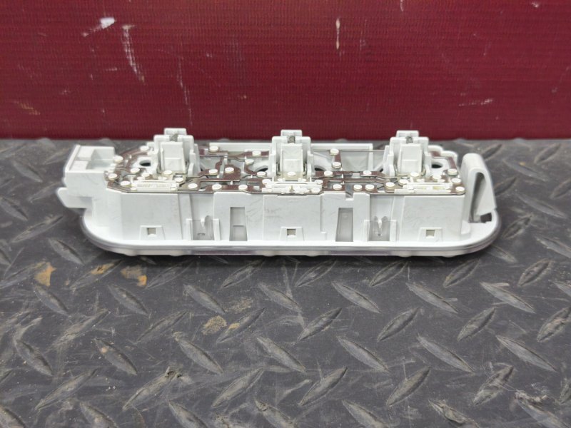 плафон освещения салона