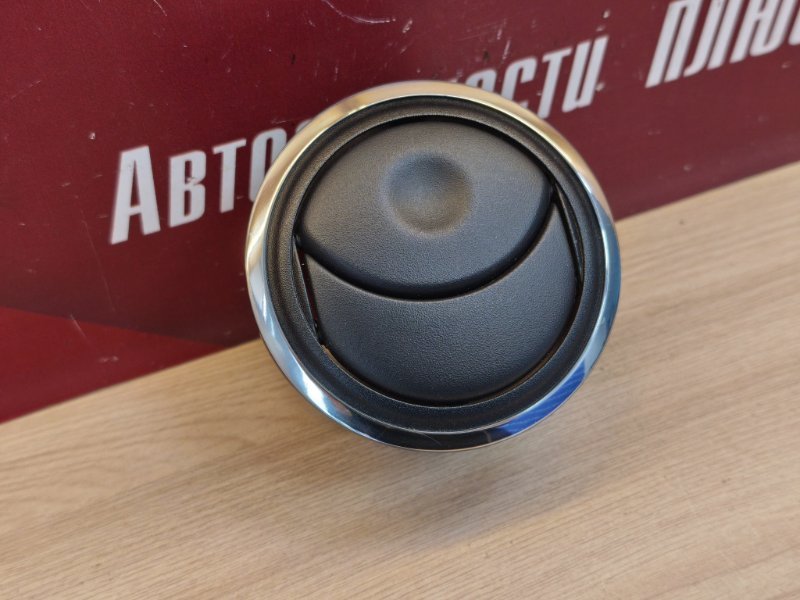 Воздушный дефлектор салона