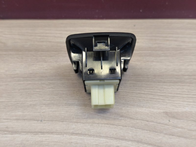 Кнопка стеклоподъемника