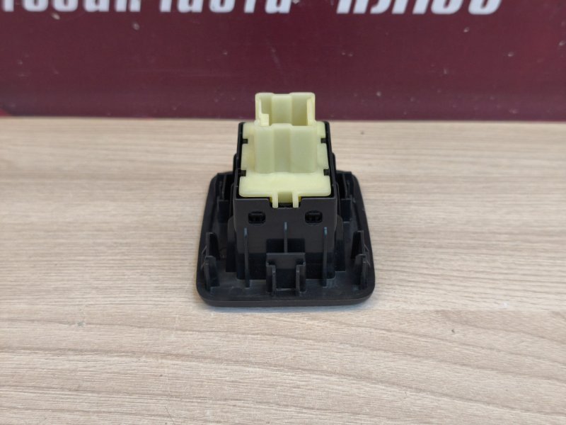 Кнопка стеклоподъемника