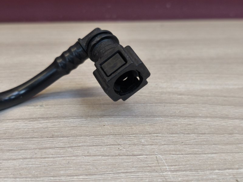 Трубка топливная