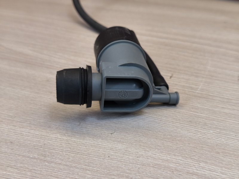 Моторчик бачка омывателя