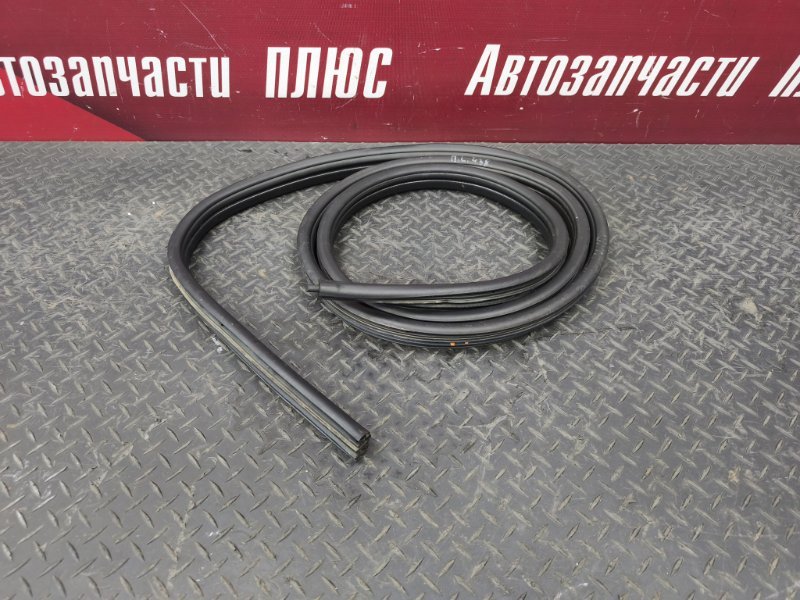 Уплотнитель проема      двери