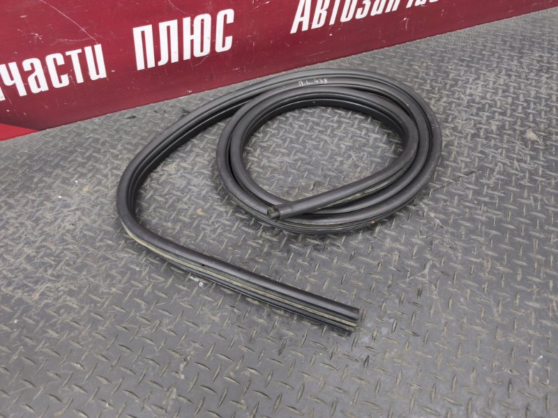 Уплотнитель проема      двери