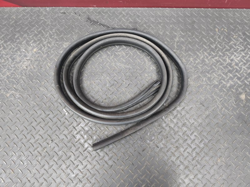 Уплотнитель проема      двери