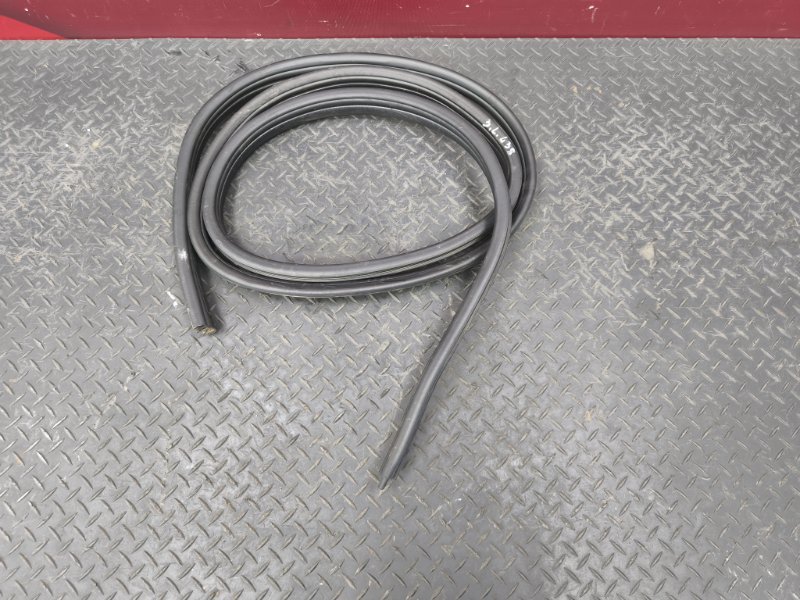 Уплотнитель проема      двери