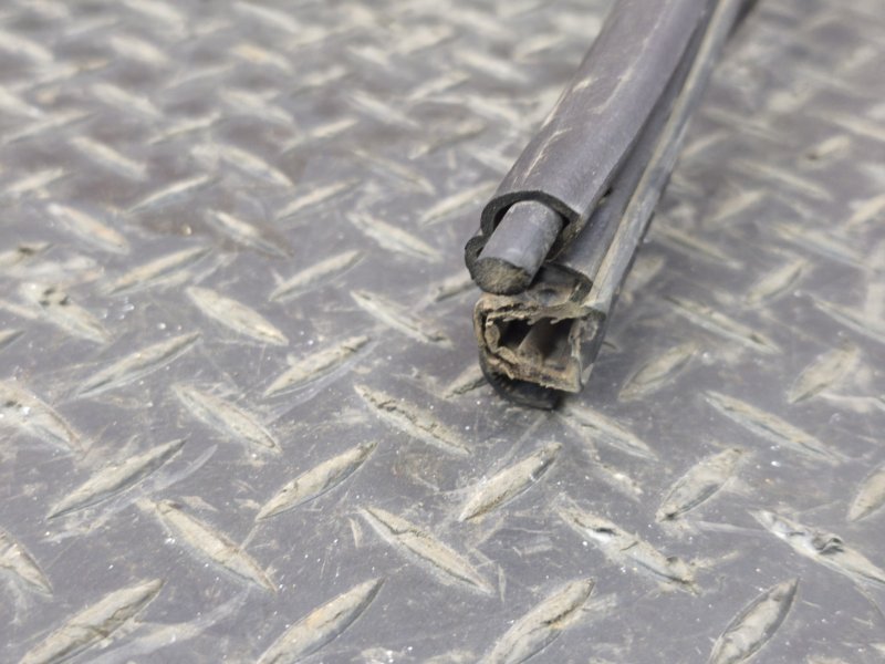 Уплотнитель проема      двери