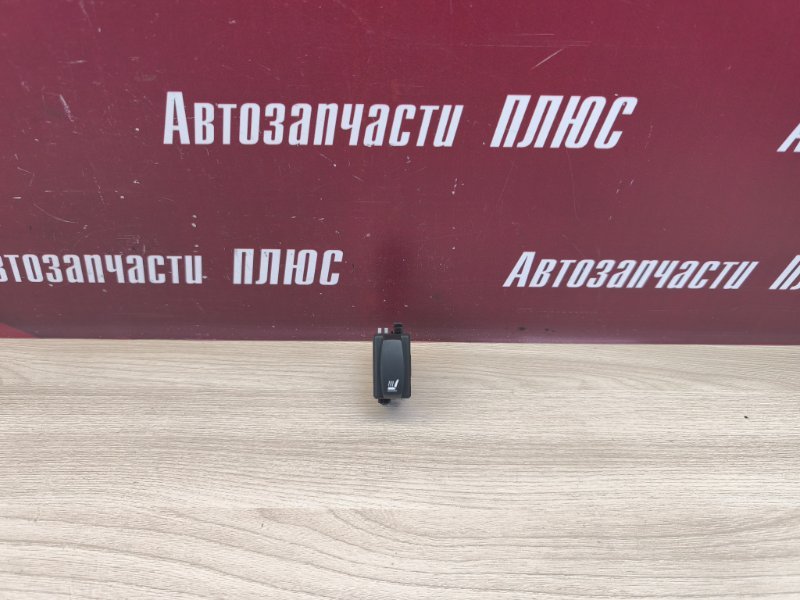 Кнопка обогрева сидений