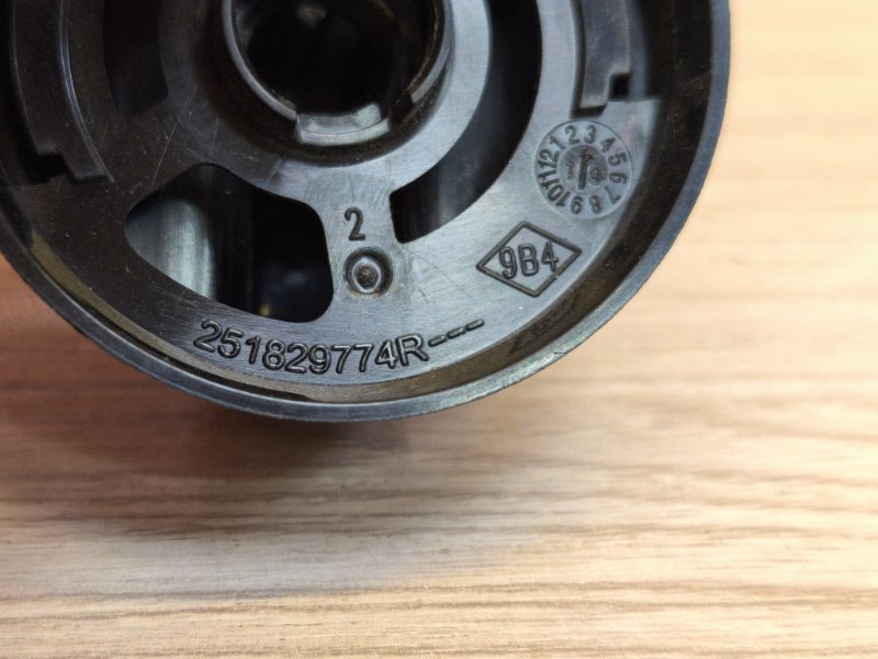 Кнопка корректора фар