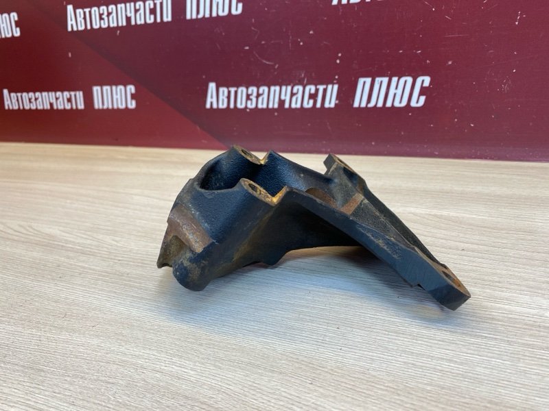 Кронштейн двигателя