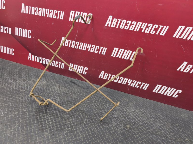 Крепление запасного колеса