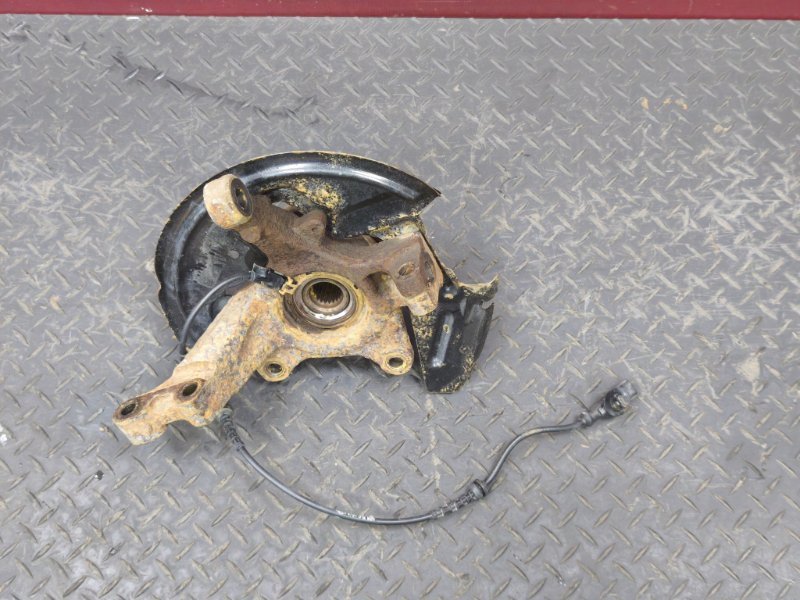 Кулак поворотный