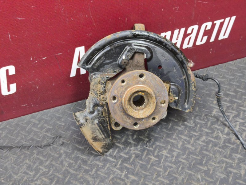 Кулак поворотный