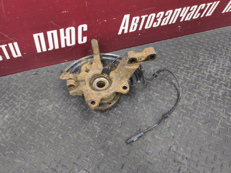 Кулак поворотный