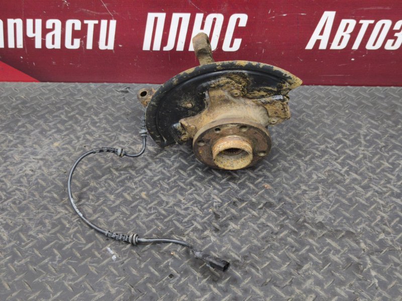 Кулак поворотный