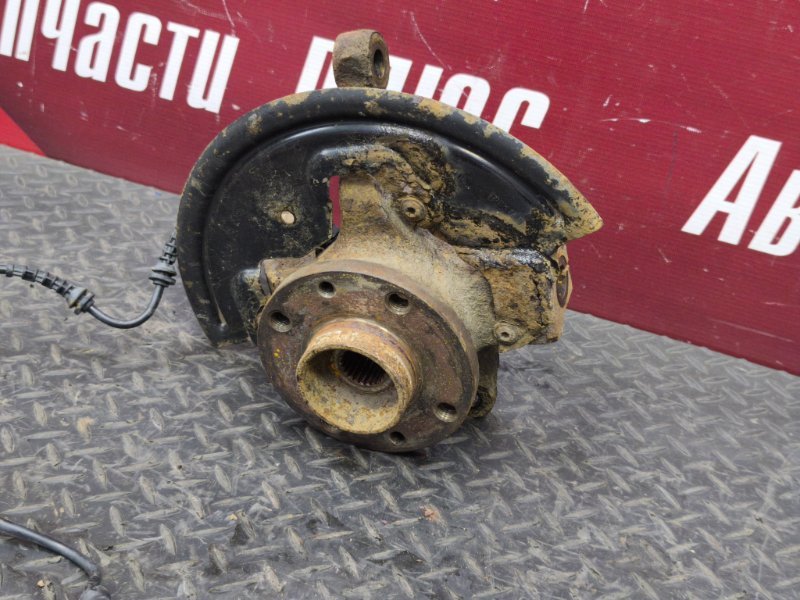 Кулак поворотный