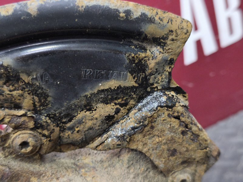 Кулак поворотный