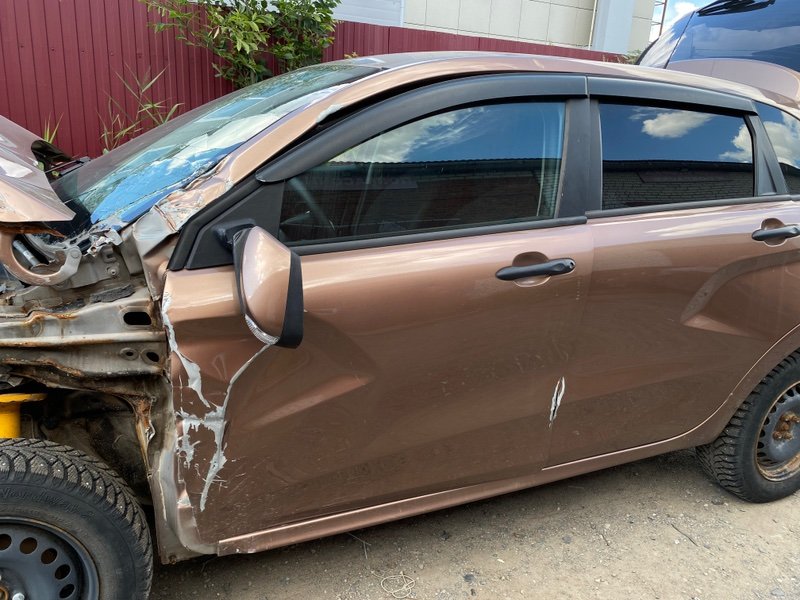 Дверь боковая