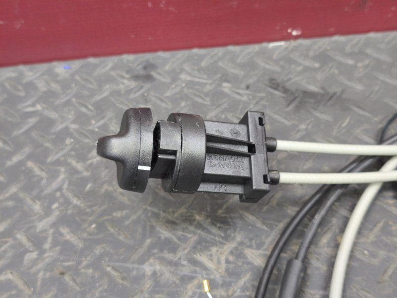 Трос замка капота