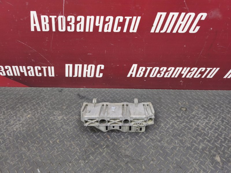 Кронштейн впускного коллектора