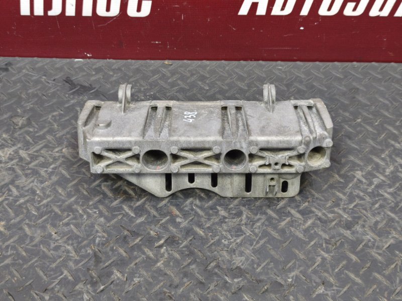 Кронштейн впускного коллектора