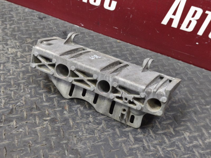 Кронштейн впускного коллектора