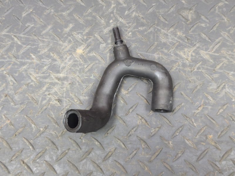 Патрубок вентиляции картерных газов