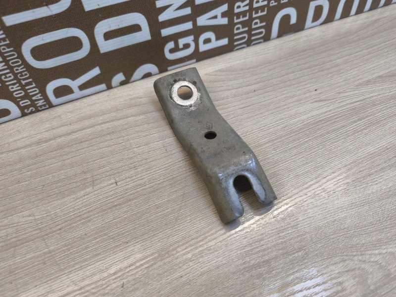 Кронштейн опоры кпп