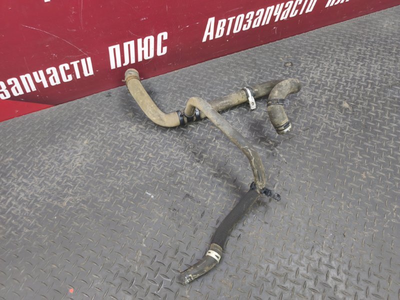 Патрубок радиатора нижний