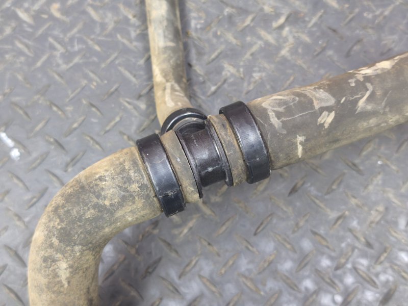 Патрубок радиатора нижний