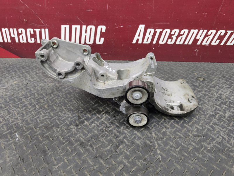 Кронштейн генератора