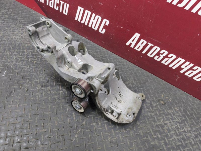 Кронштейн генератора