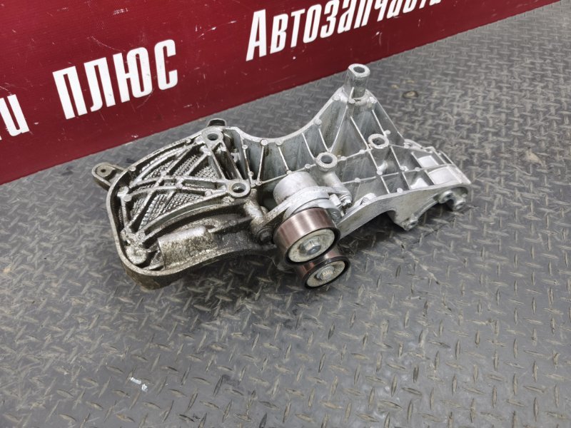 Кронштейн генератора