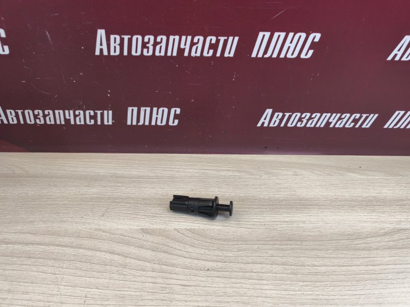 Концевик двери багажника