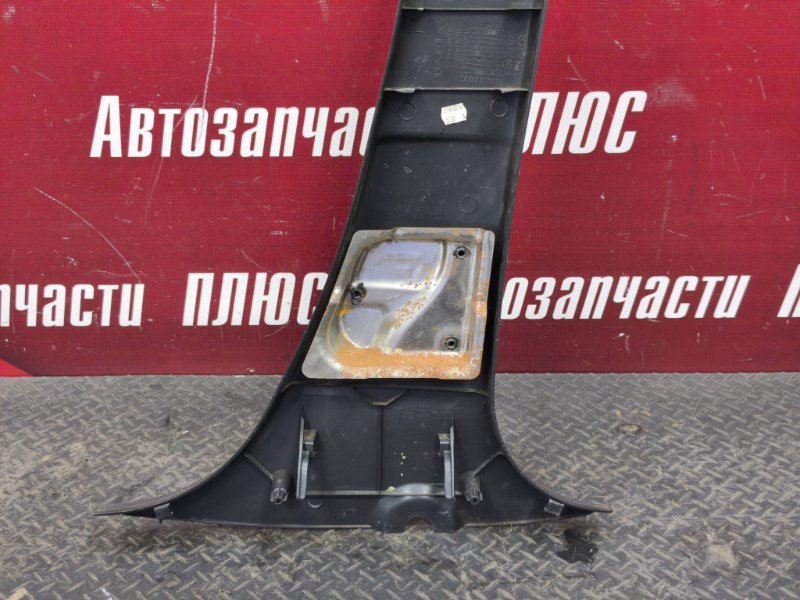 Обшивка средней стойки