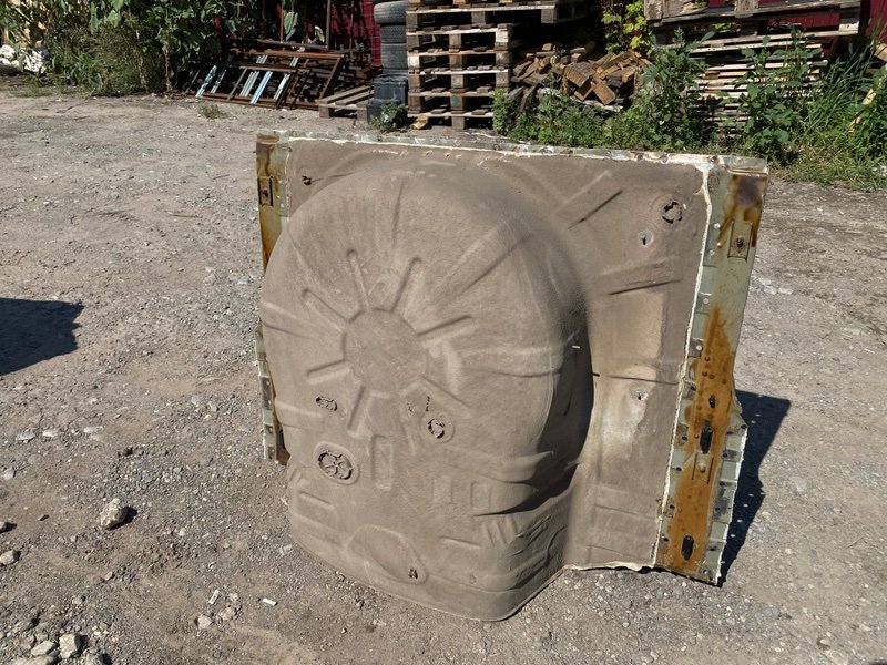 Ниша запасного колеса