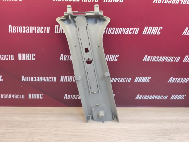 Обшивка средней стойки