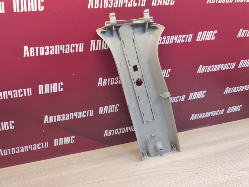 Обшивка средней стойки