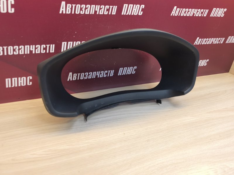 Козырек щитка приборов