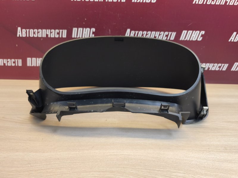 Козырек щитка приборов