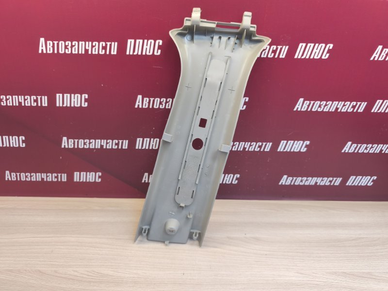Обшивка средней стойки