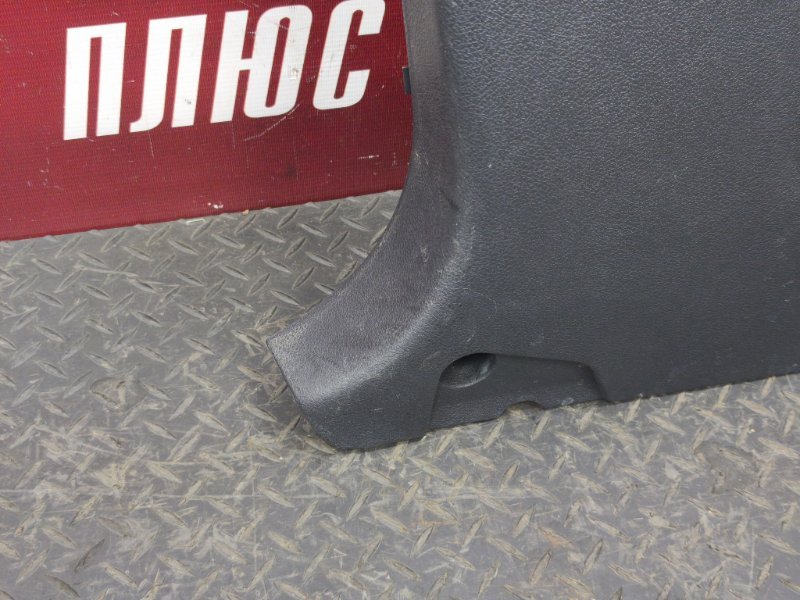 Обшивка средней стойки