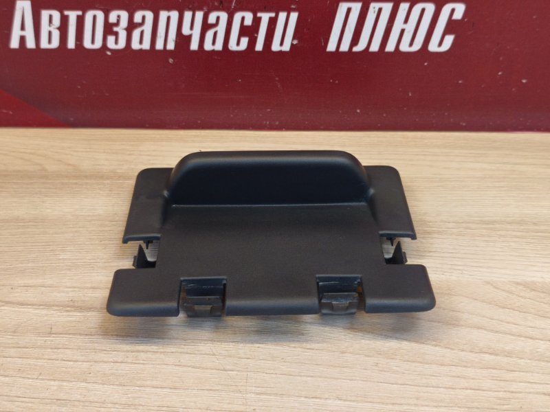 Накладка крышки багажника