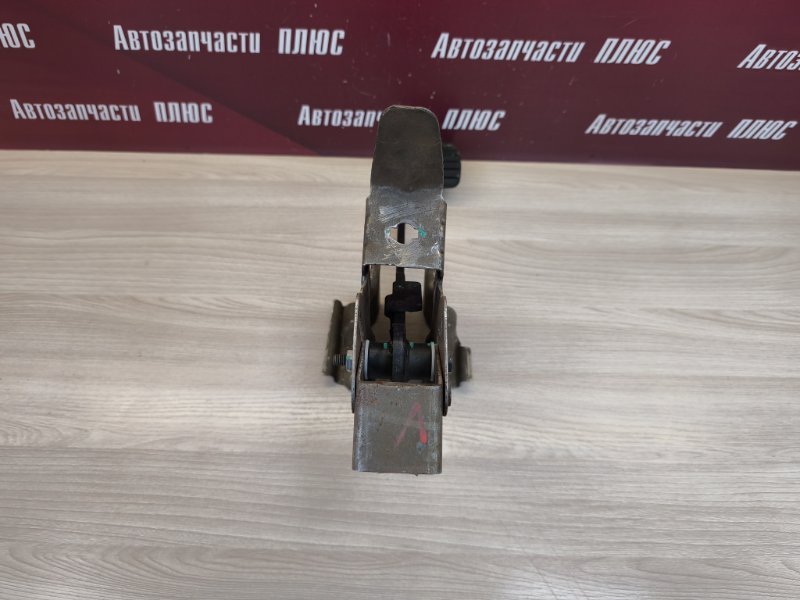 Педаль тормоза