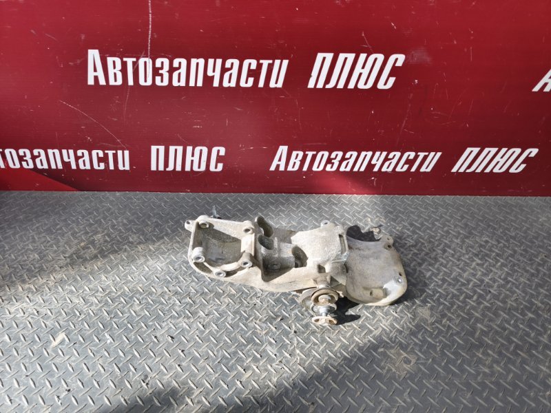 Кронштейн генератора