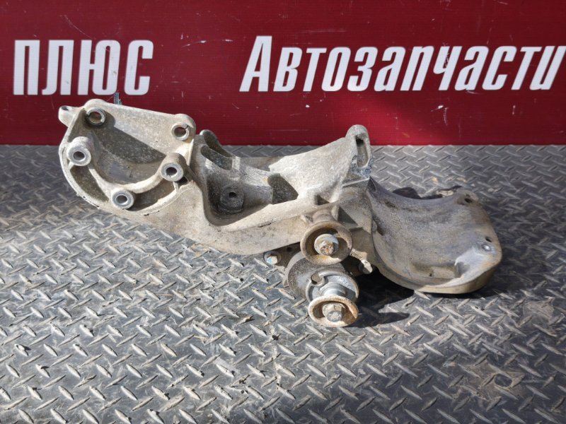 Кронштейн генератора