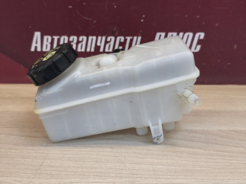 Бачок главного тормозного цилиндра