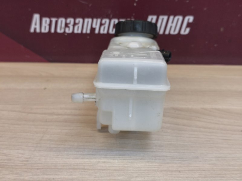 Бачок главного тормозного цилиндра